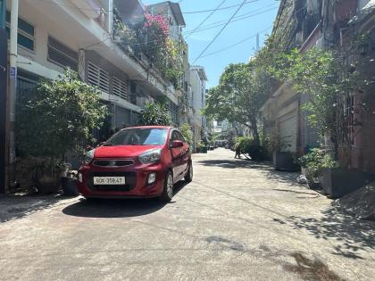 Bán nhà tặng NT vào ở ngay HXH Phan Huy Ích ngang 4m 56m2 gần Emart chỉ 5.8 tỷ.