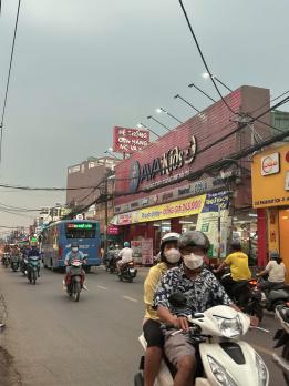 Bán nhà tặng NT vào ở ngay HXH Phan Huy Ích ngang 4m 56m2 gần Emart chỉ 5.8 tỷ.