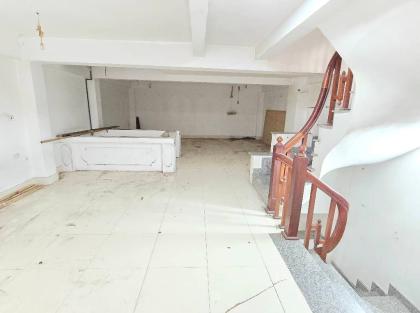 Bán nhà Pháo Đài Láng_ô tô tránh kd sầm uất_mt hơn 6m_bề thế cực kỳ_75m2_giá chào 32 tỷ