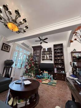 Bán nhà Huỳnh Thúc Kháng_ô tô tránh_thoáng trước sau đều ô tô_kd đỉnh_80m2