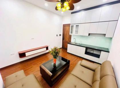 Bán Tập thể đường Nguyễn Trãi, Thanh Xuân, 2 ngủ, 2wc, nhà đẹp full nội thất, ô tô đỗ cầu thang