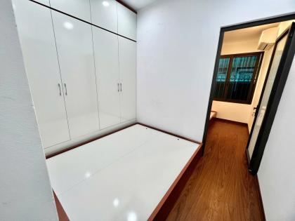 Bán Tập thể đường Nguyễn Trãi, Thanh Xuân, 2 ngủ, 2wc, nhà đẹp full nội thất, ô tô đỗ cầu thang