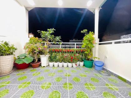 Tân Bình Khu Vip Bàu Cát hẻm 1 sẹc 4m thông 5 tầng BTCT giá 5,2tỷ