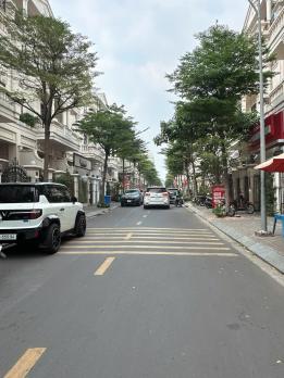 Nhà phố MTKD 5 lầu có hầm ngay KDC Cityland P10 ngang 5m 100m2 view Lotte mart 25 tỷ.