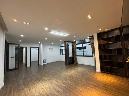 CHO THUÊ VĂN PHÒNG – LÊ VĂN THIÊM, NHÂN CHÍNH, THANH XUÂN — Diện tích 75m. Giá thuê: 14,5tr/tháng (có thương lượng)