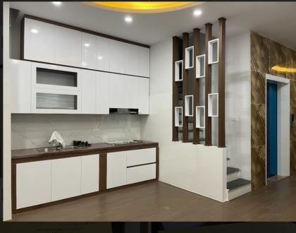 CHO THUÊ NHÀ – ĐƯỜNG HOÀNG CẦU, Ô CHỢ DỪA, ĐỐNG ĐA — Giá thuê: 50tr/tháng