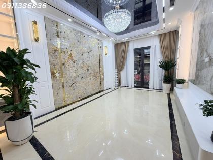 ????SIÊU PHẨM HOÀNG QUỐC VIỆT – PHÂN LÔ Ô TÔ TRÁNH – 6 TẦNG THANG MÁY