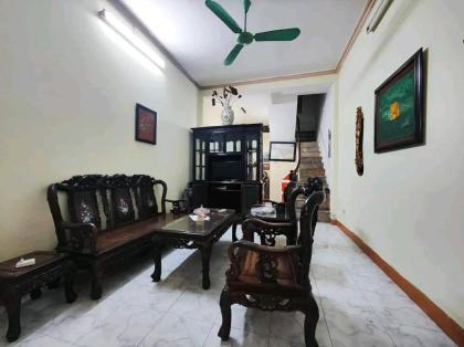 CHO THUÊ NHÀ NGÕ 135 ĐỘI CẤN, BA ĐÌNH, FULL ĐỒ, GẦN BÃI GỬI Ô TÔ, SÂN RỘNG, GẦN HỒ