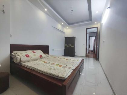 CHO THUÊ NHÀ NGUYÊN CĂN PHỐ NGỌC KHÁNH, BA ĐÌNH, NHÀ ĐẸP, SÂN RỘNG, 15M RA Ô TÔ