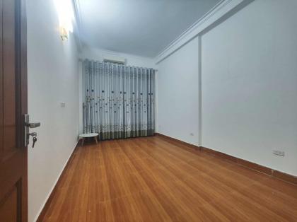 CHO THUÊ NHÀ NGUYÊN CĂN PHỐ NGỌC KHÁNH, BA ĐÌNH, NHÀ ĐẸP, SÂN RỘNG, 15M RA Ô TÔ