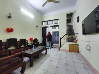 CHO THUÊ NHÀ RIÊNG ĐƯỜNG ĐÊ LA THÀNH, ĐỐNG ĐA, SẴN NỘI THẤT, 2 MẶT THOÁNG