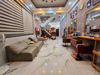 Ở NGAY! Bán Nhà Đẹp 5 Tầng Xe Hơi Thông CMT8, 42m2, Chỉ 8 Tỷ TL