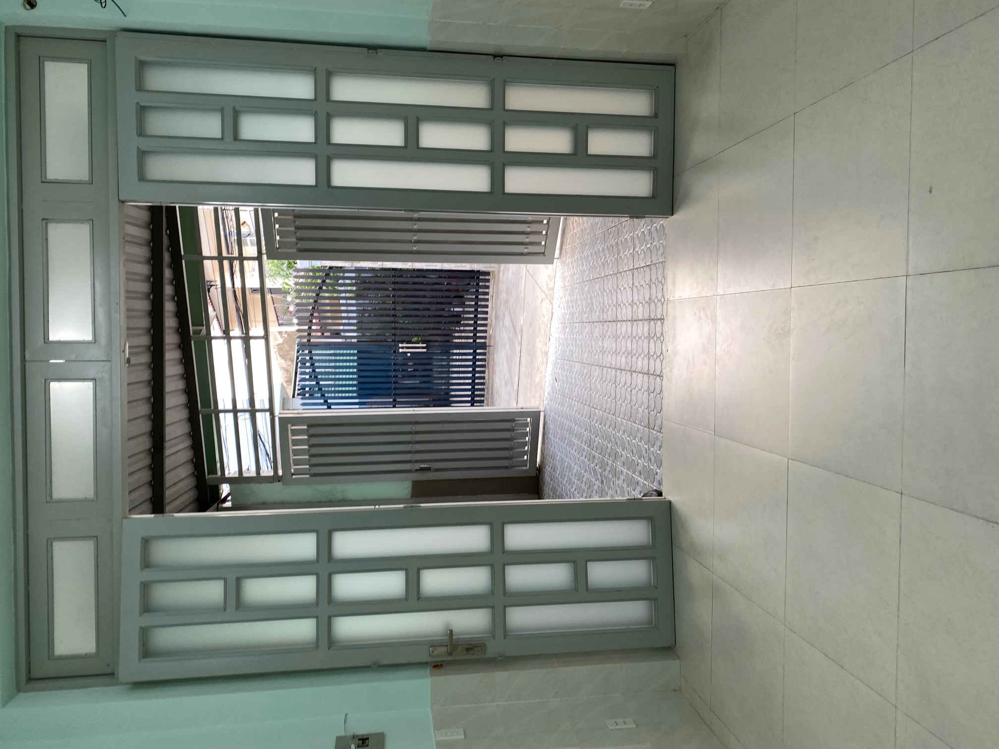 Cho thuê nhà nguuye6n căn Dt: 65m2 đường Nguyễn Thị Định, Q2