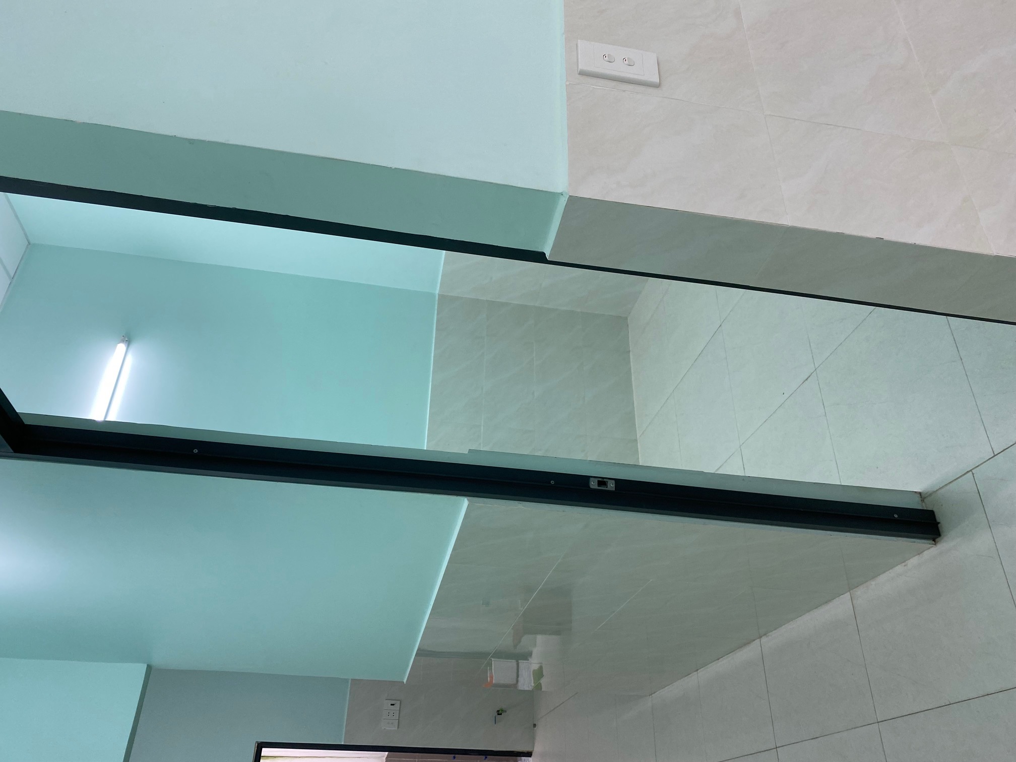 Cho thuê nhà nguuye6n căn Dt: 65m2 đường Nguyễn Thị Định, Q2