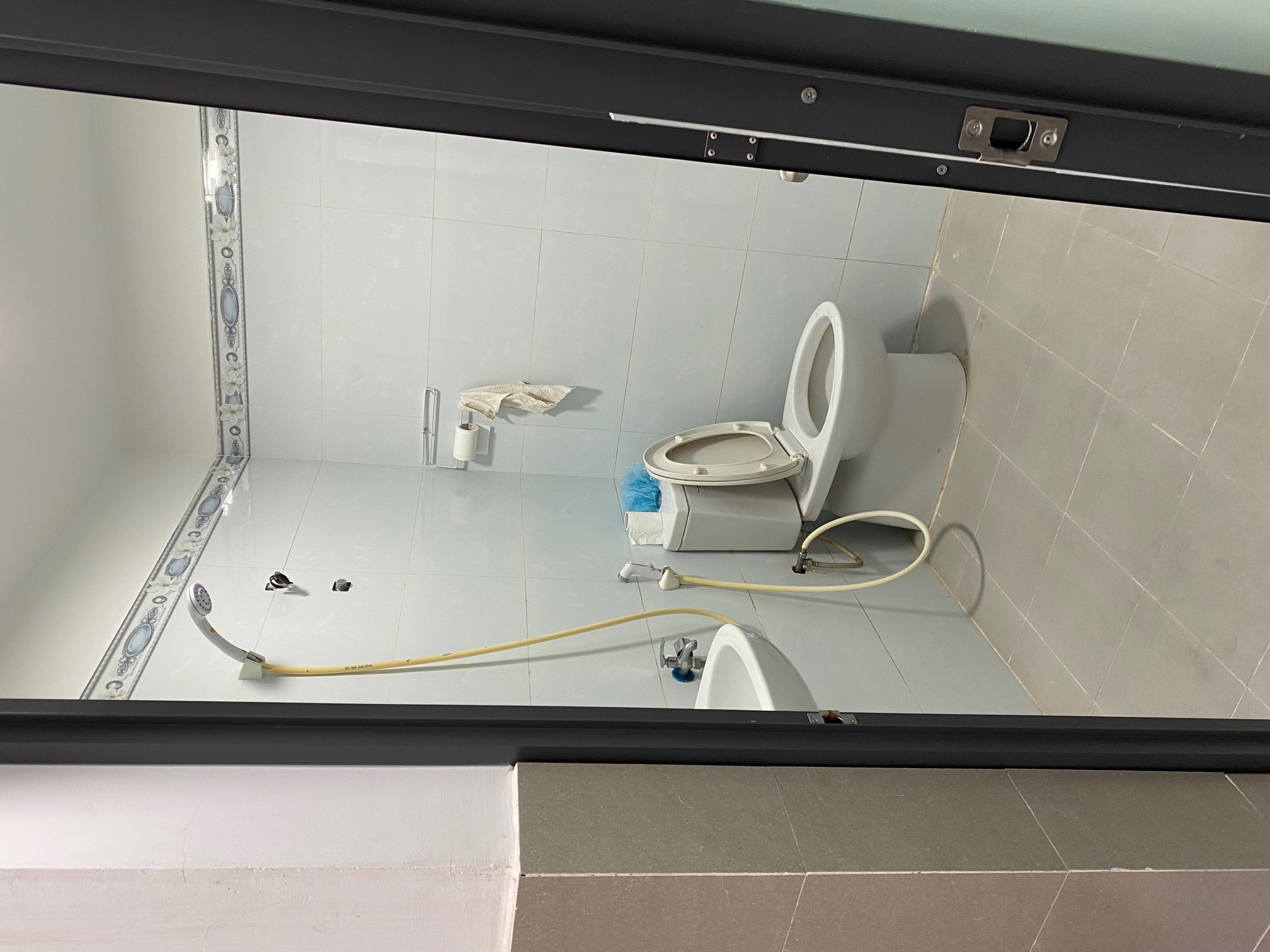 Cho thuê nhà nguuye6n căn Dt: 65m2 đường Nguyễn Thị Định, Q2