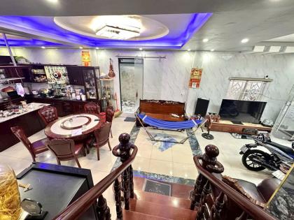 BIỆT THỰ 3 TẦNG ĐÚC (14x32) MẶT TIỀN PHAN VĂN HỚN, Q.12 – GIÁ CHỈ 17.8 TỶ