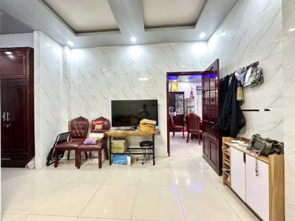 BIỆT THỰ 3 TẦNG ĐÚC (14x32) MẶT TIỀN PHAN VĂN HỚN, Q.12 – GIÁ CHỈ 17.8 TỶ