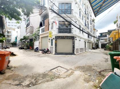 Nhà đẹp Khu Trung Tâm 216 m2 (7,6x29), Hẻm Xe Tải 6 m, phù hợp xây Căn Hộ Dịch Vụ, Biệt Thự