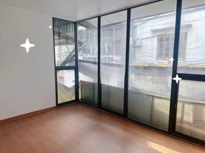 Cho thuê nhà Đê La Thành, Diện tích 80m  tầng 2 , giá 10 triệu.