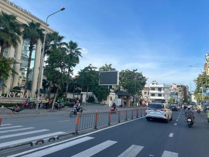 Bán nhà 4 lầu HXH Nguyễn Thái Sơn ngang 5.2m 121m2 11PN gần siêu thị Emart chỉ 12.5 tỷ.