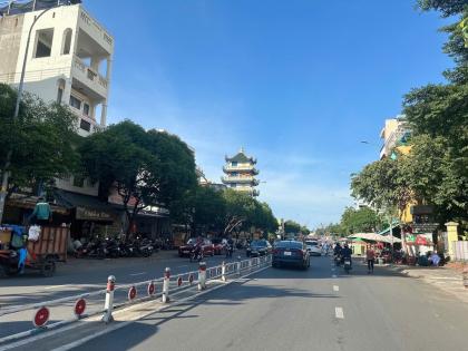 Bán nhà 4 lầu HXH Nguyễn Thái Sơn ngang 5.2m 121m2 11PN gần siêu thị Emart chỉ 12.5 tỷ.