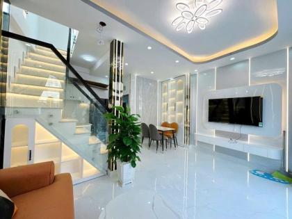 Giá 4ty290 - Nhá 2 tầng ngang 5m -  full nội thất - hẻm 3m - Huỳnh Tấn Phát -  Q7