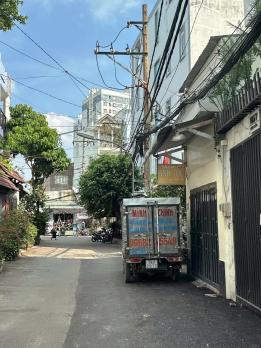 Bán nhà HXH Phan Huy Ích ngang 5.1m 76m2 tiện xây siêu phẩm vài bước Emart nhỉnh 6 tỷ.