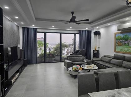 Bán nhà Mai Anh Tuấn_view hồ_ô tô tránh, ngủ nhà_vị trí đắc địa_70m2_giá chào 40 tỷ