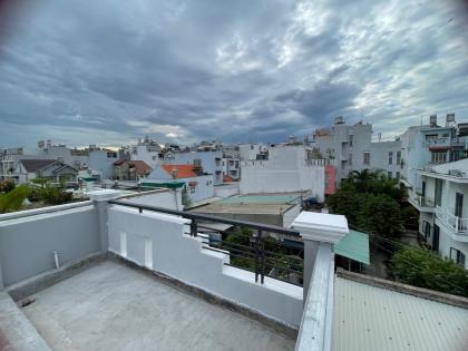 Bán nhà 3 tầng HXH Phan Huy Ích ngang 4x28 nở hậu tài lộc sát Emart tặng NT chỉ 6 tỷ.