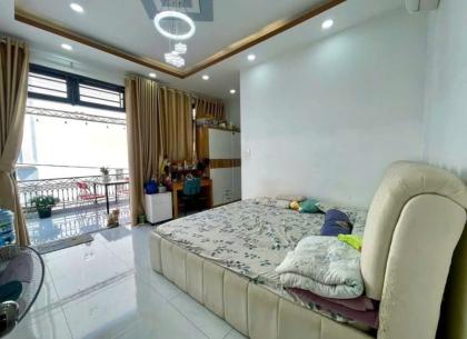 Bán nhà HXH Nguyễn Duy Cung 90m2(4*23m) tặng nội thất 5 tầng mới 100% Sát Emart nhỉnh 9 tỷ