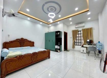 Bán nhà HXH Nguyễn Duy Cung 90m2(4*23m) tặng nội thất 5 tầng mới 100% Sát Emart nhỉnh 9 tỷ