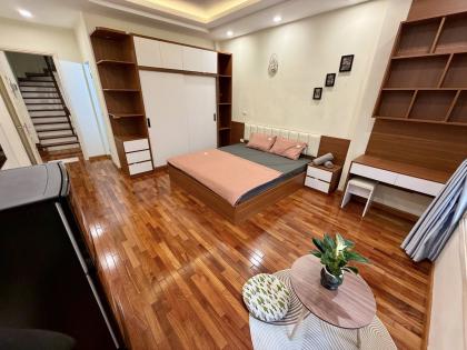 Cho thuê nhà  Nguyên căn ngõ 209 Đội Cấn DT 90m x 4 tầng, MT 5m, giá thuê 34 triệu