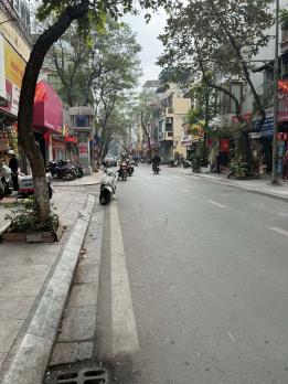 Bán Nhà Mặt Phố Đội Cấn Ba Đình 39m2-4T LÔ GÓC 2 THOÁNG 15 Tỷ Đội Cấn.