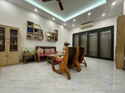 Bán Nhà P/Lô 2 Ô Tô Tránh Quận Tây Hồ 75m2-5T MT6m Vỉa Hè 34 Tỷ Võng Thị.