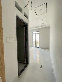 Bán nhà Hẻm 8m Lê Văn Quới - gần ngã tư Hòa Bình, 11x10m, 5 Tầng - 5PN, chỉ 11,95 tỷ.