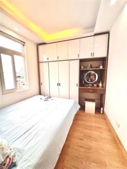 Bán căn hộ chung cư Văn Hương, Tôn Đức Thắng, Đống Đa, nhà đẹp full nội thất ở luôn