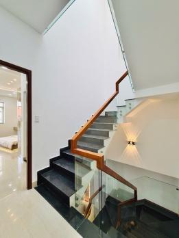 Bán nhà mặt tiền Bùi Quang Là 68m2 4 tầng tặng nội thất Sát Emart Phan Huy Ích chỉ 6.95 tỷ