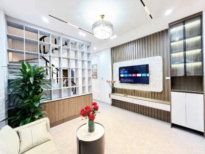 Chị Mai bán nhà ngõ 686 Kim Giang đi bộ ra phố 36m2x5T chỉ 7.x tỷ. LH 0989626116