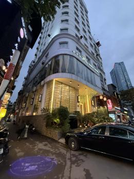 Bán Nhà Mặt Phố Quận Ba Đình 216m2-18T MT12m LÔ GÓC Hoàn Công 320 Tỷ Đào Tấn.