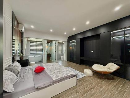 **Bán nhà mặt tiền Lê Trung Nghĩa; mặt tiền khu K300 Tân Bình (4x18) 5 tầng