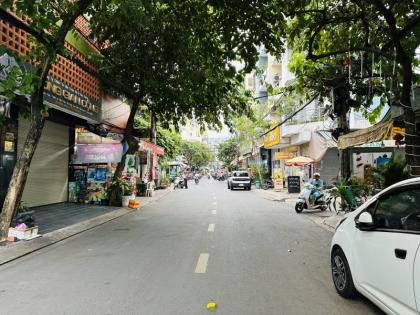 NHÀ ĐẸP GIÁ TỐT CẠNH NHÀ GA T3 SÂN BAY, GẦN 40M2 NGANG 4.5M, 2 TẦNG  2PN, NỞ HẬU HOÀN CÔNG ĐỦ, CHỈ