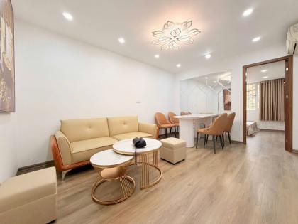 Bán căn hộ tập thể Nam Đồng, Hồ Đắc Di, Đống Đa, nhà đẹp full nội thất, ô tô đỗ chân cầu thang