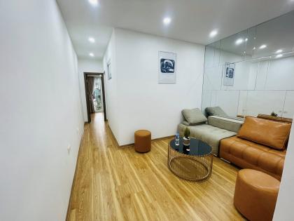 Bán căn hộ tập thể phố Tôn Đức Thắng, Đống Đa, nhà đẹp, sân rộng, gần ô tô