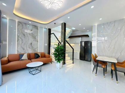 TUYỆT TÁC NHÀ PHỐ Q7: 60M2, 2 TẦNG, SỔ ĐỎ CHÍNH CHỦ, GIÁ HỜI 4.2 TỶ, GẦN HUỲNH TẤN PHÁT!