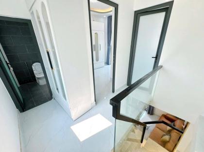 TUYỆT TÁC NHÀ PHỐ Q7: 60M2, 2 TẦNG, SỔ ĐỎ CHÍNH CHỦ, GIÁ HỜI 4.2 TỶ, GẦN HUỲNH TẤN PHÁT!