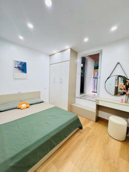 Bán căn hộ tập thể Kim Liên, Đống Đa, nhà đẹp full nội thất, trước nhà là sân chơi cực rộng