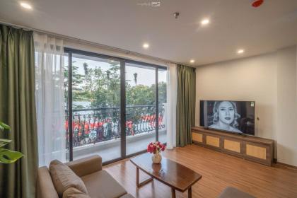 Bán Nhà Mặt Phố Vũ Miên Tây Hồ 128m2-8T MT6,5m LÔ GÓC 2 VỈA HÈ 2 THOÁNG 99 Tỷ Vũ Miên.