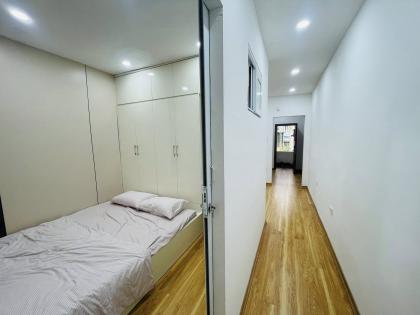 Bán căn tập thể gần hồ Văn Chương, Đống Đa, nhà đẹp full nội thất, gần ô tô