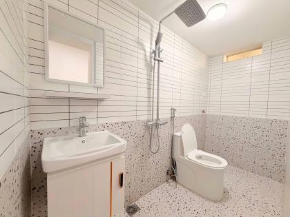 Bán căn tập thể gần hồ Văn Chương, Đống Đa, nhà đẹp full nội thất, gần ô tô