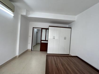 Bán gấp tập thể đường Hoàng Đạo Thành, Kim Giang, Thanh Xuân, 2 mặt ngõ ô tô tránh đỗ